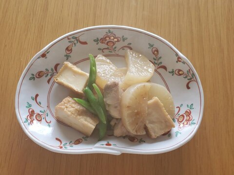 大根と厚揚げ　鶏肉の煮物